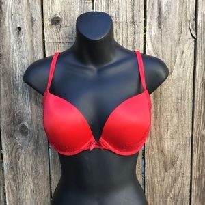 Victoria’s Secret red lace bra 32DD